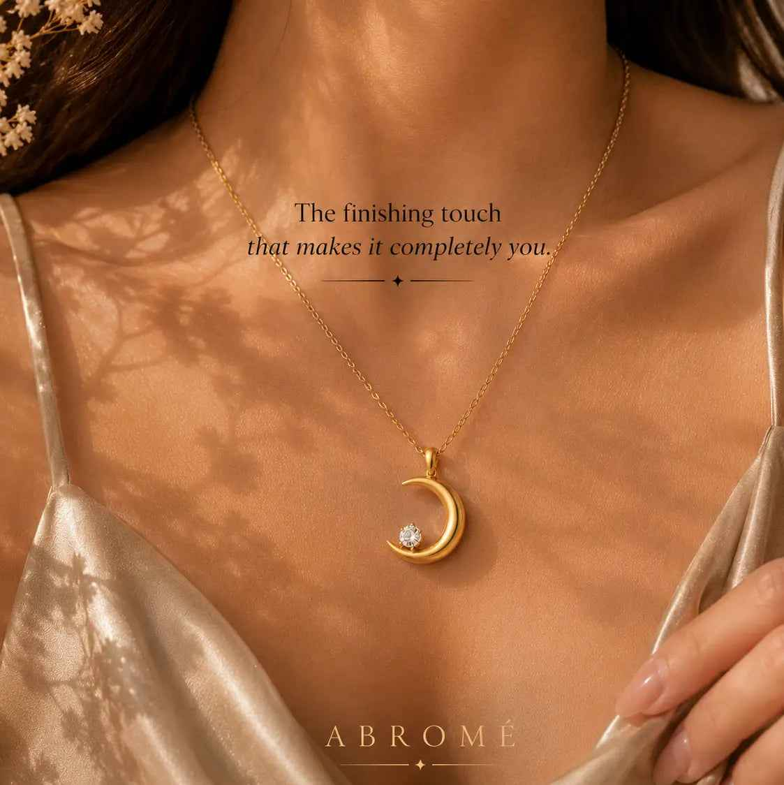 Crescent Moon Necklace – 18K Gold Plated Stainless Steel