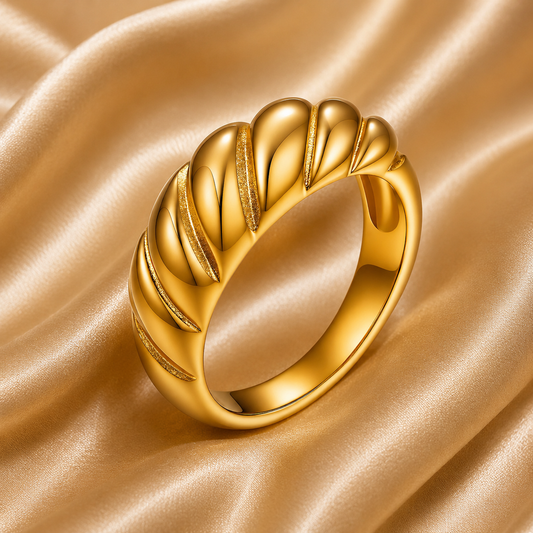 Croissant Ring – 18K Gold Plated Stainless Steel