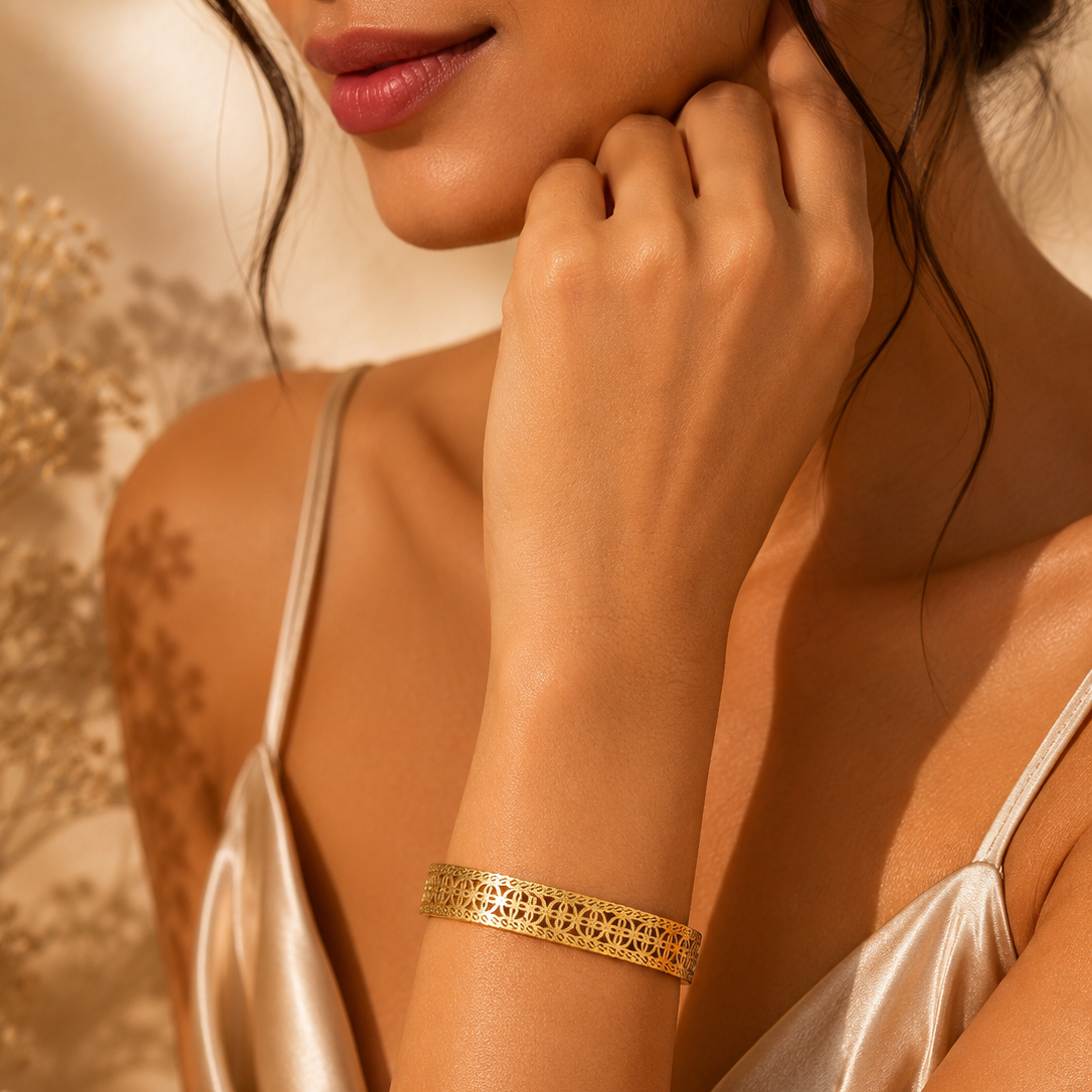 Elegant Textured Gold Bracelet – 18K Gold Plated