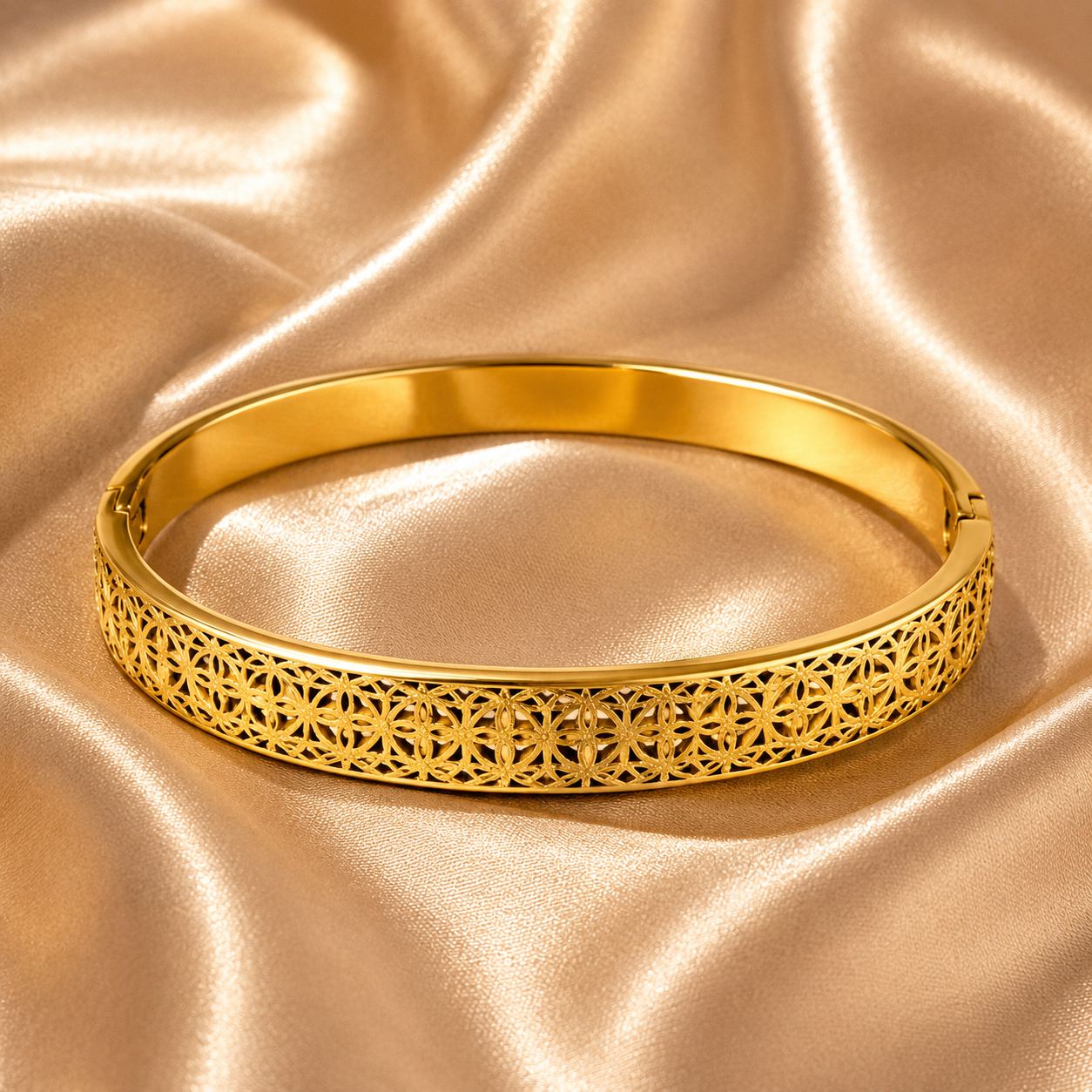 Elegant Textured Gold Bracelet – 18K Gold Plated