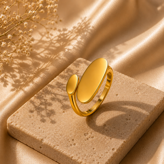 Minimal Oval Statement Ring – 18K Gold Plated Stainless Steel