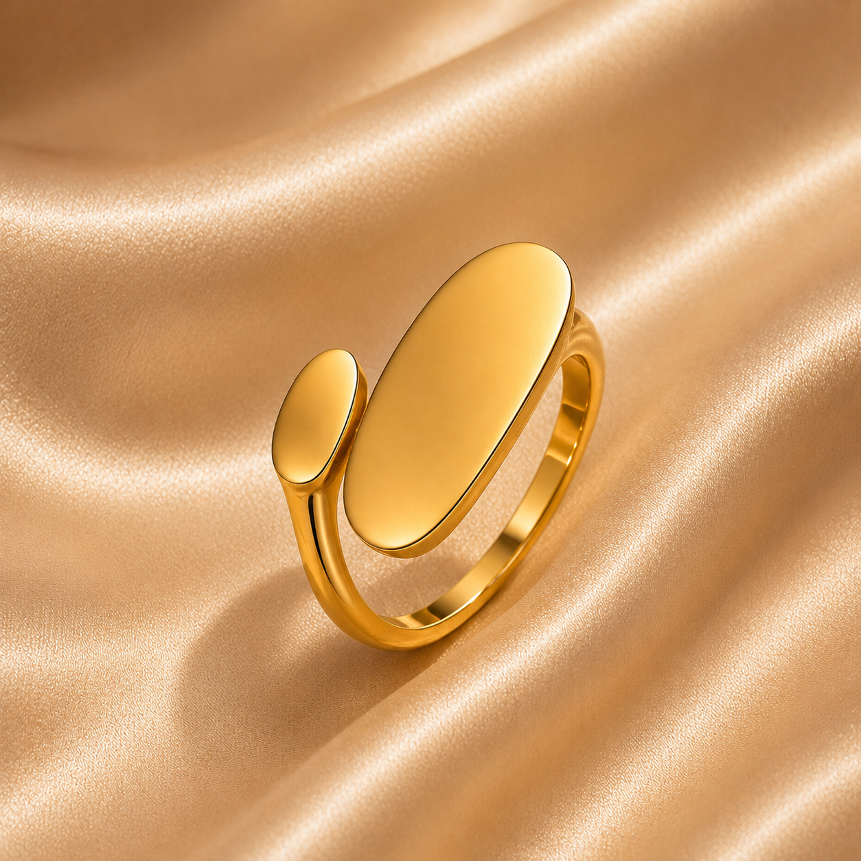 Minimal Oval Statement Ring – 18K Gold Plated Stainless Steel