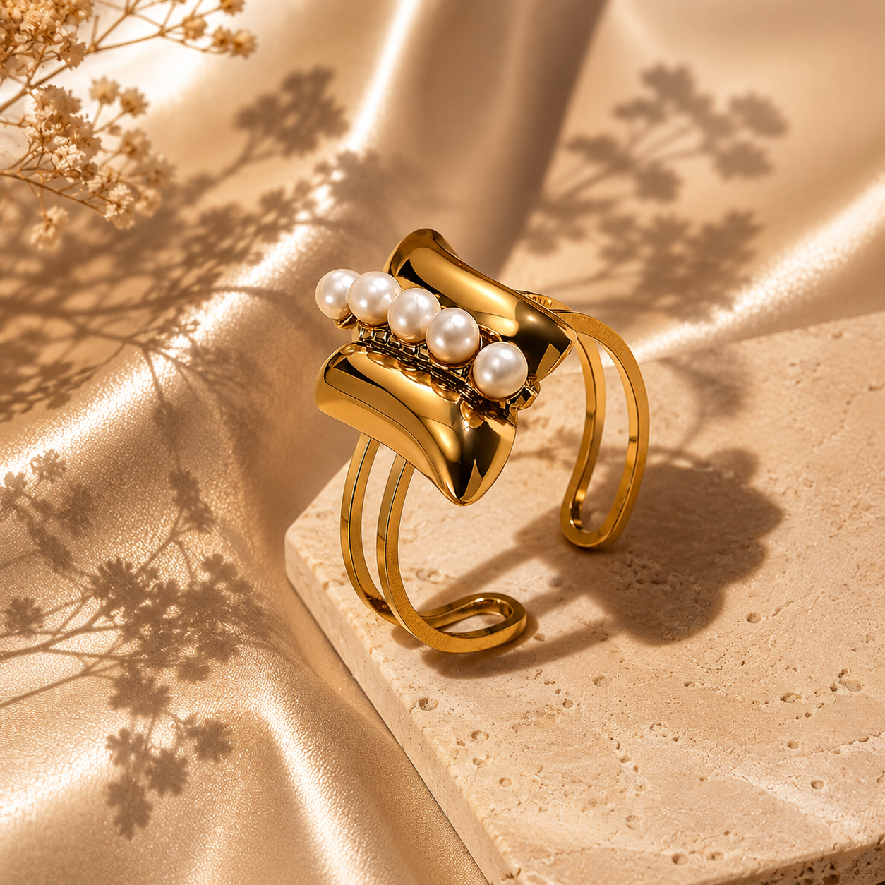 Pearl Statement Ring – 18K Gold Plated Stainless Steel