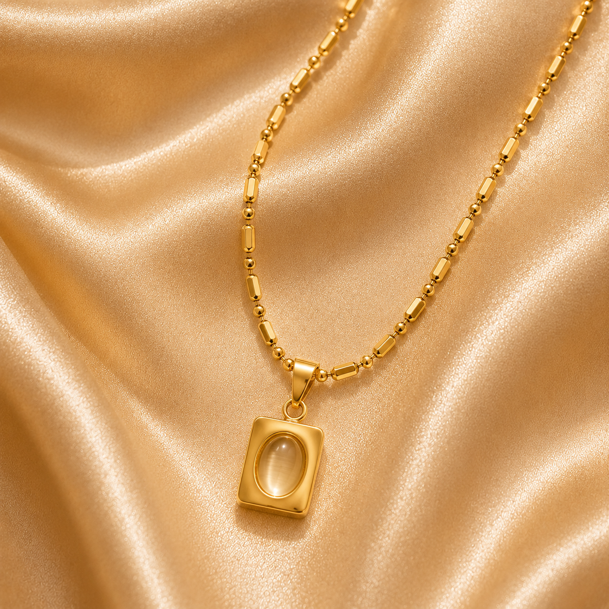 Radiant Pendant Necklace – 18K Gold Plated