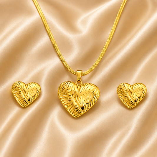 Tropical Heart Pendant Necklace – 18K Gold Plated Stainless Steel
